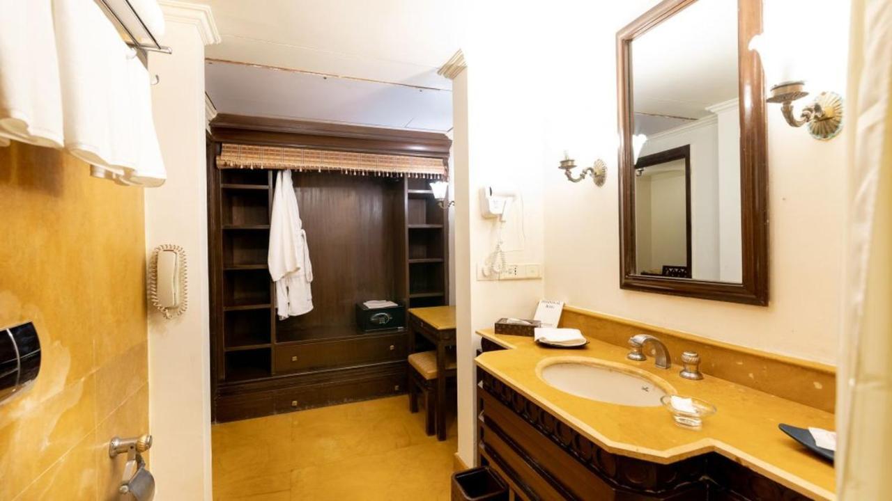 Fort Jadhavgadh -A Gadh Heritage Hotel Sasvad Buitenkant foto