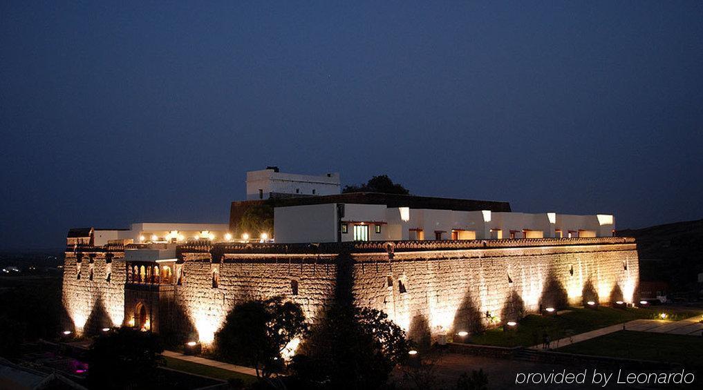 Fort Jadhavgadh -A Gadh Heritage Hotel Sasvad Buitenkant foto