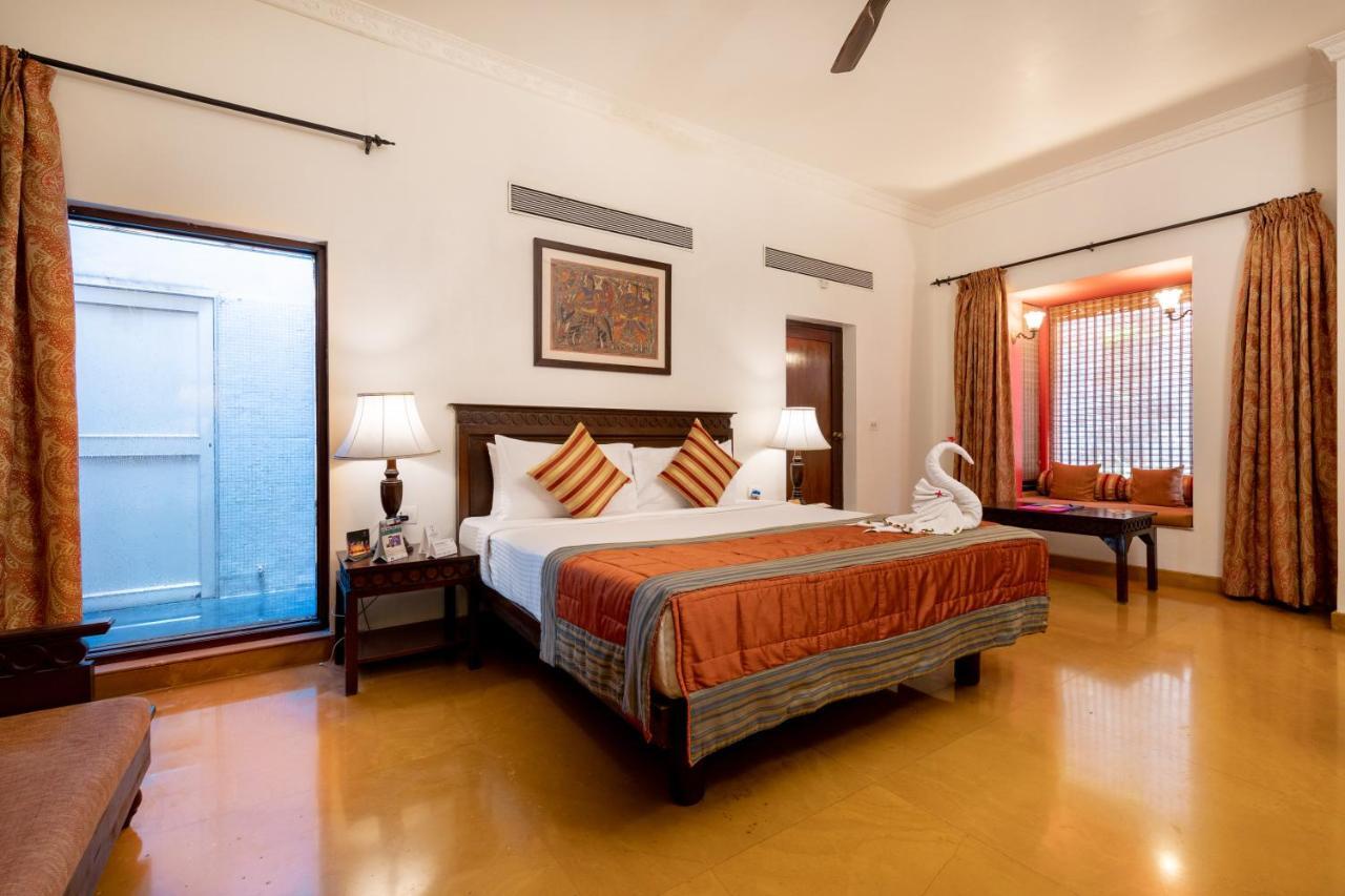 Fort Jadhavgadh -A Gadh Heritage Hotel Sasvad Buitenkant foto
