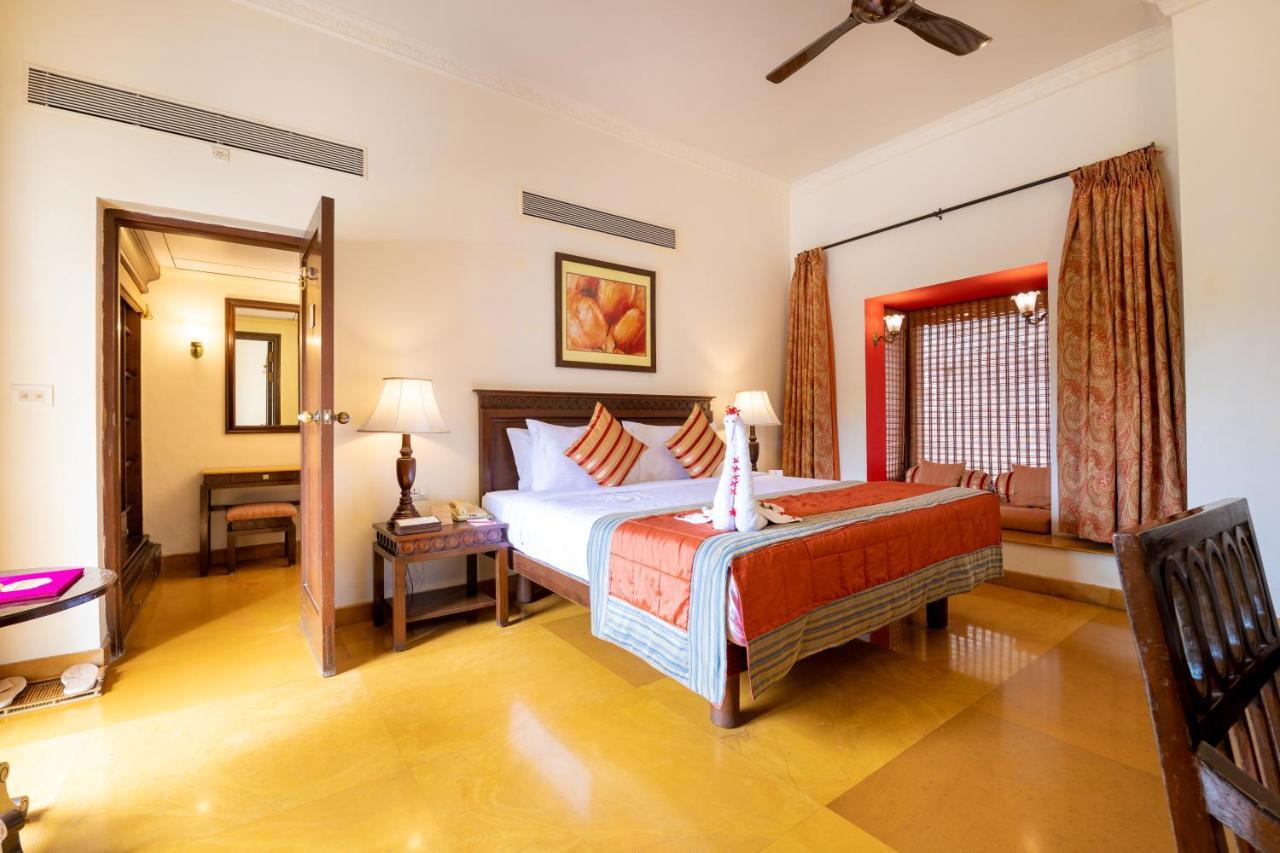 Fort Jadhavgadh -A Gadh Heritage Hotel Sasvad Buitenkant foto