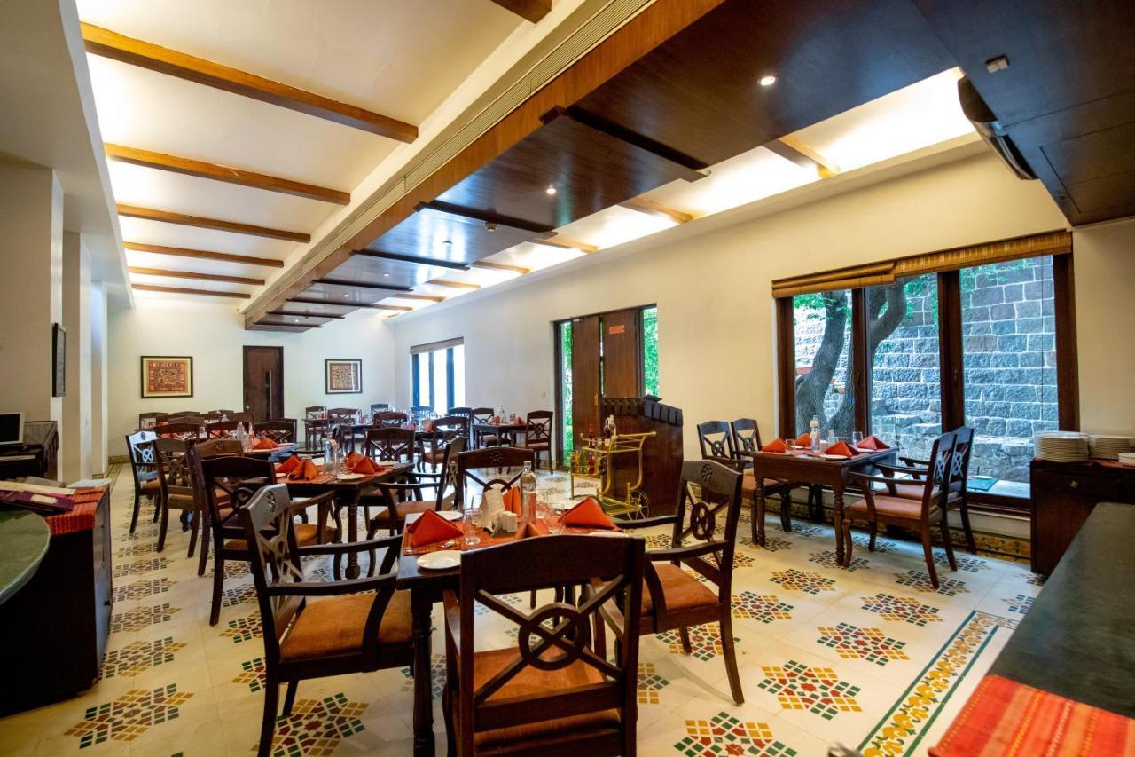 Fort Jadhavgadh -A Gadh Heritage Hotel Sasvad Buitenkant foto