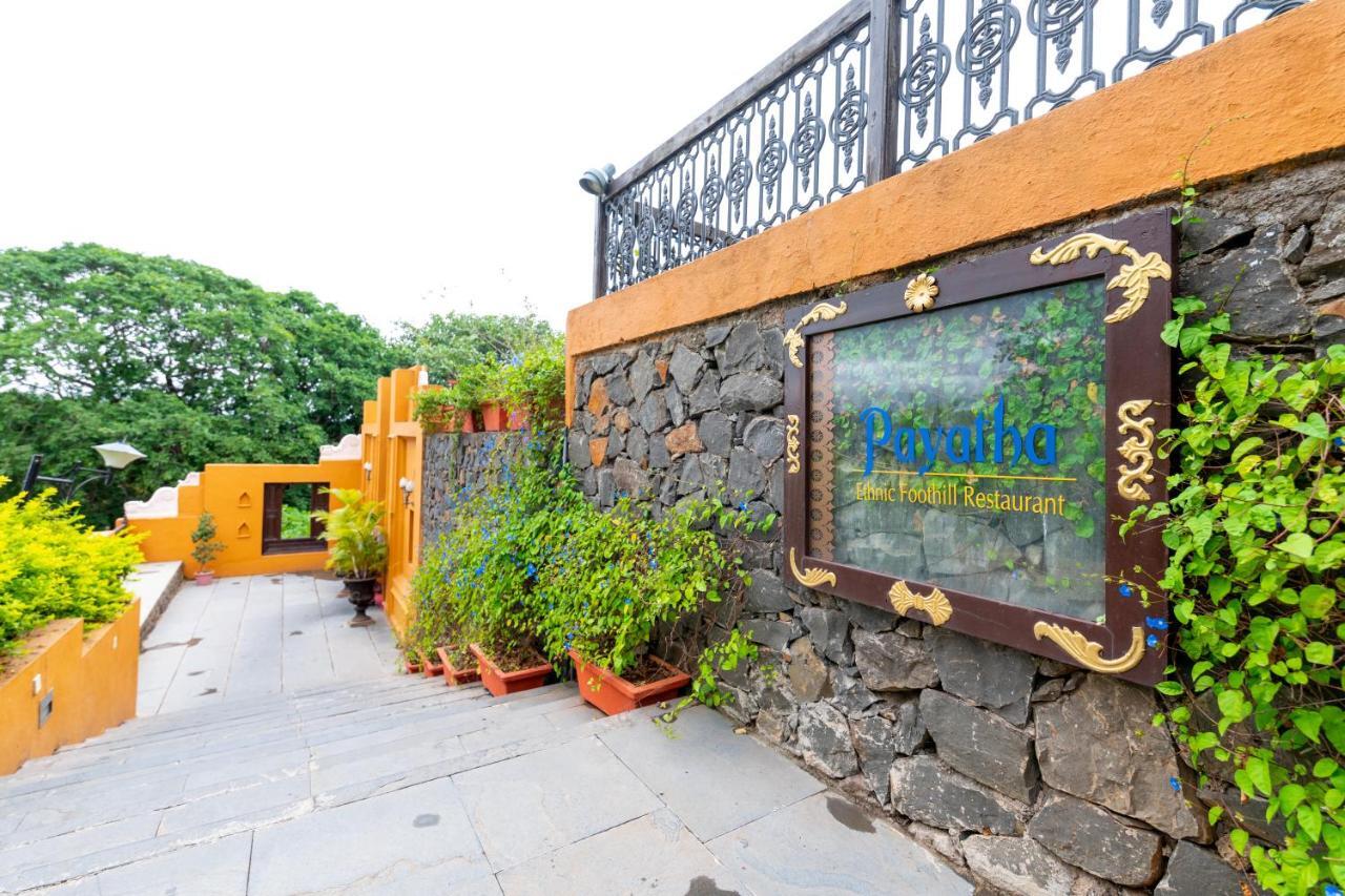 Fort Jadhavgadh -A Gadh Heritage Hotel Sasvad Buitenkant foto