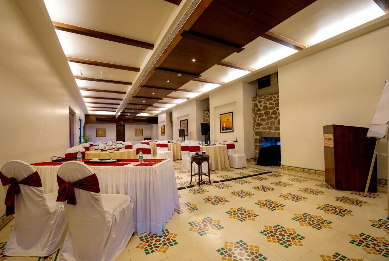 Fort Jadhavgadh -A Gadh Heritage Hotel Sasvad Buitenkant foto