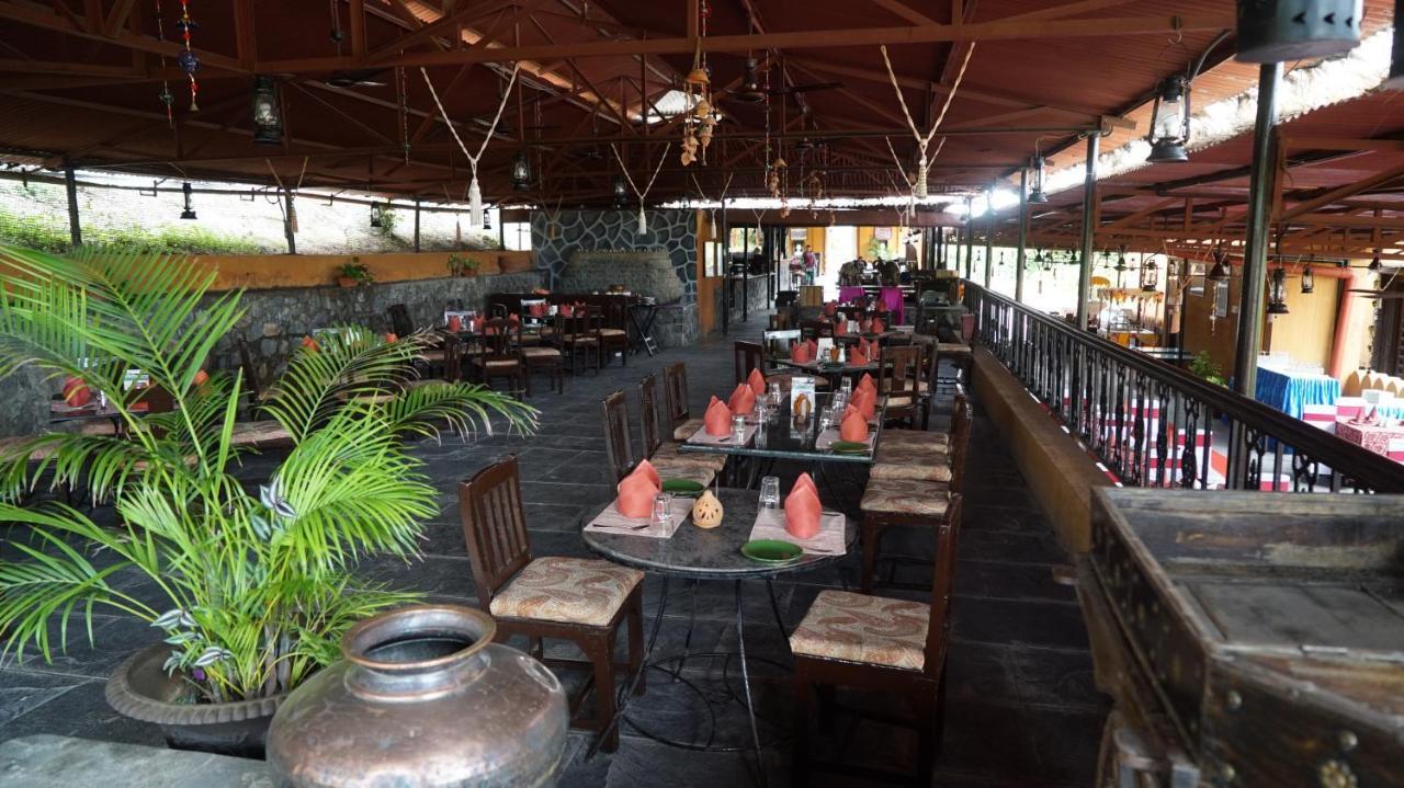 Fort Jadhavgadh -A Gadh Heritage Hotel Sasvad Buitenkant foto