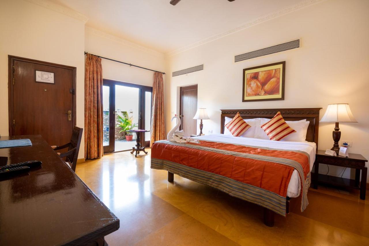 Fort Jadhavgadh -A Gadh Heritage Hotel Sasvad Buitenkant foto